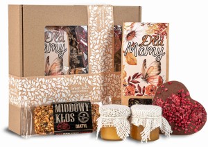 Zestaw prezentowy na dzień matki. Prezent dla mamy z herbatą i czekoladą.
