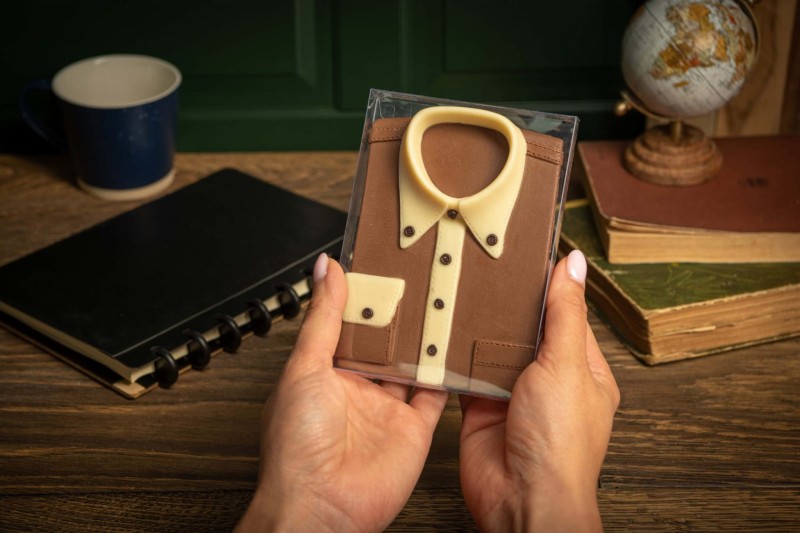 Czekoladowa koszula figurka na prezent z czekolady (1).JPG