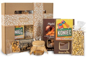 Zestaw prezentowy dla nauczyciela - kawa, słodycze na zakończenie roku szkolnego