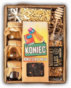 Kosz prezentowy dla nauczyciela z herbatą, słodycze - prezent zakończenie roku