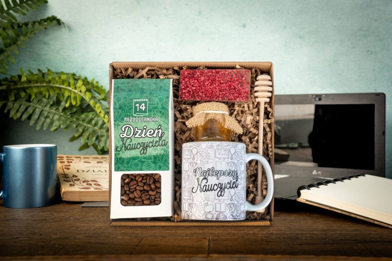 zestaw prezentowy z kubkiem na dzień nauczyciela (1).jpg