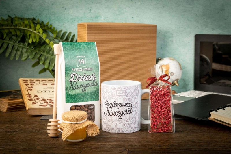 zestaw prezentowy z kubkiem na dzień nauczyciela (2).JPG