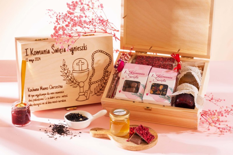 podziekowanie pierwsza komunia prezent skrzynka z grawerunkiem (12).jpg