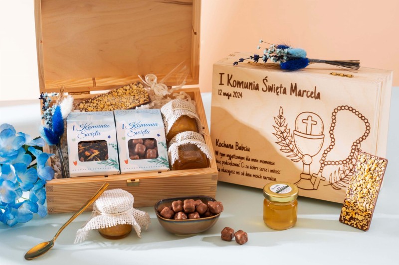 podziekowanie pierwsza komunia prezent skrzynka z grawerunkiem (13).jpg