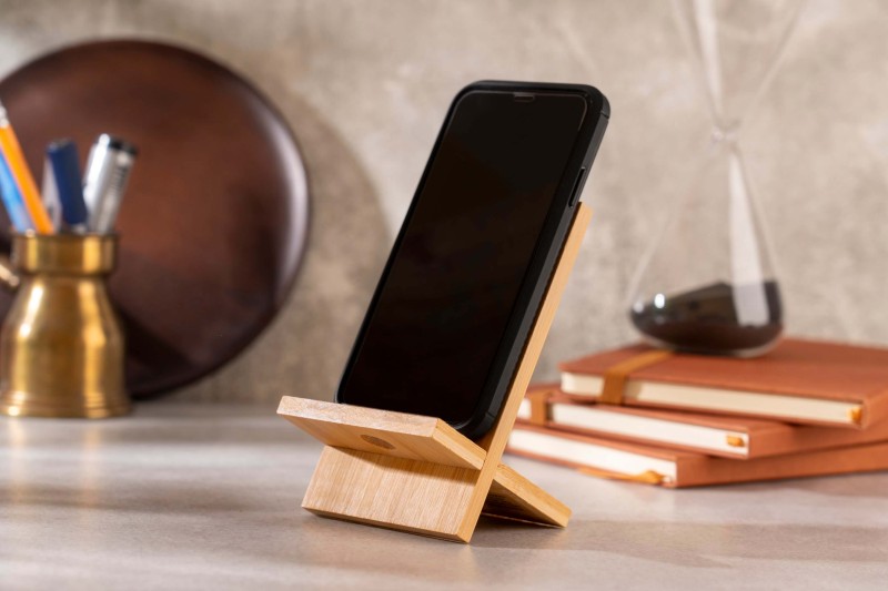 prezent upominek na dzien chlopaka podstawka na telefon z grawerunkiem (1).jpg