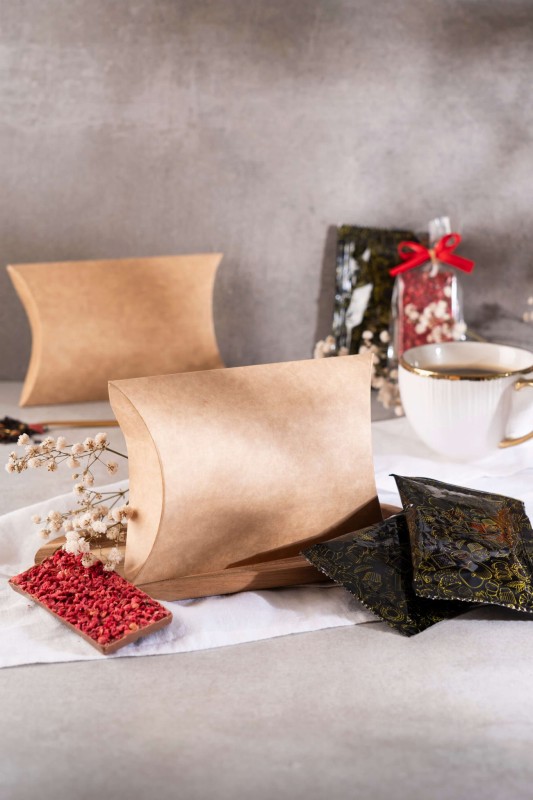Box prezentowy prezent dla firm zestaw herbata kawa czekolada prezent upominek Pillow Gift (18).jpg