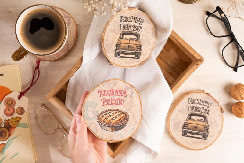 Podkladka drewniana z nadrukiem prezent upominek na dzien babci i dziadka (1).jpg