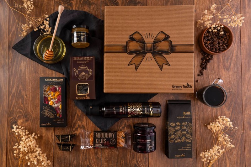 Zestaw kosz prezentowy herbata kawa miod syrop czekolada konfitura premium (3).jpg