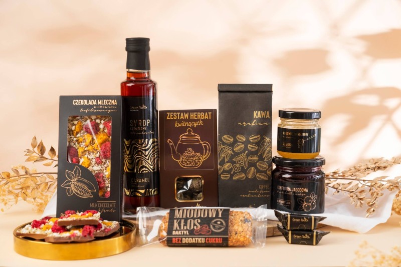 Zestaw kosz prezentowy herbata kawa miod syrop czekolada konfitura premium (4).jpg