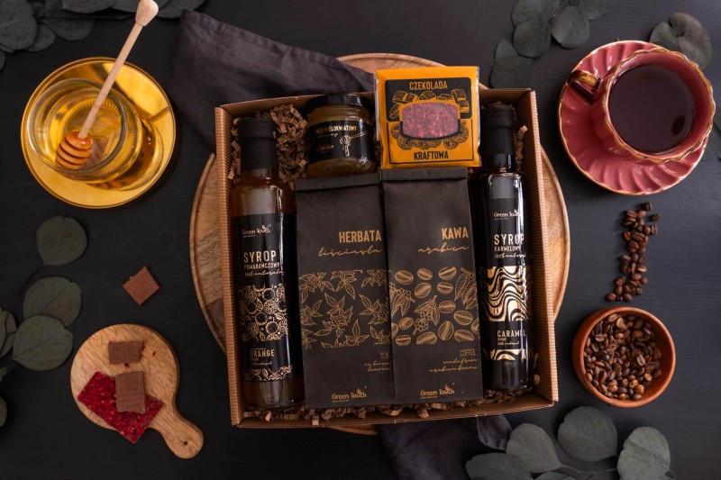 Zestaw kosz prezentowy upominek syropy herbata kawa miod naturalny box (2).jpg