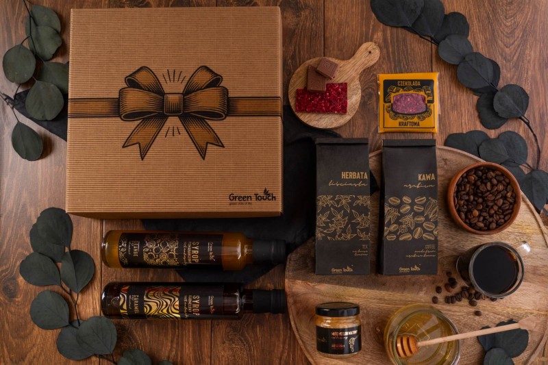 Zestaw kosz prezentowy upominek syropy herbata kawa miod naturalny box (3).jpg