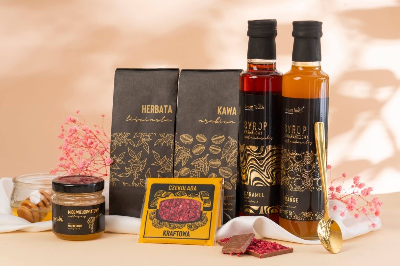 Zestaw kosz prezentowy upominek syropy herbata kawa miod naturalny box (4).jpg
