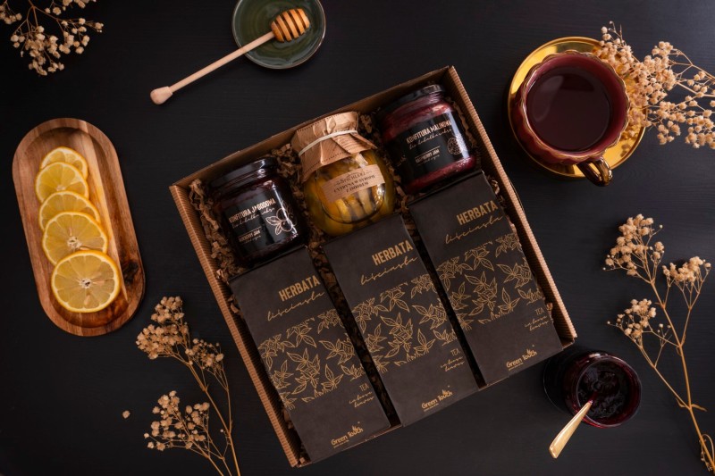 Zestaw prezentowy kosz zestaw herbat konfitury malinowa jagoodowa cytryny (2).jpg