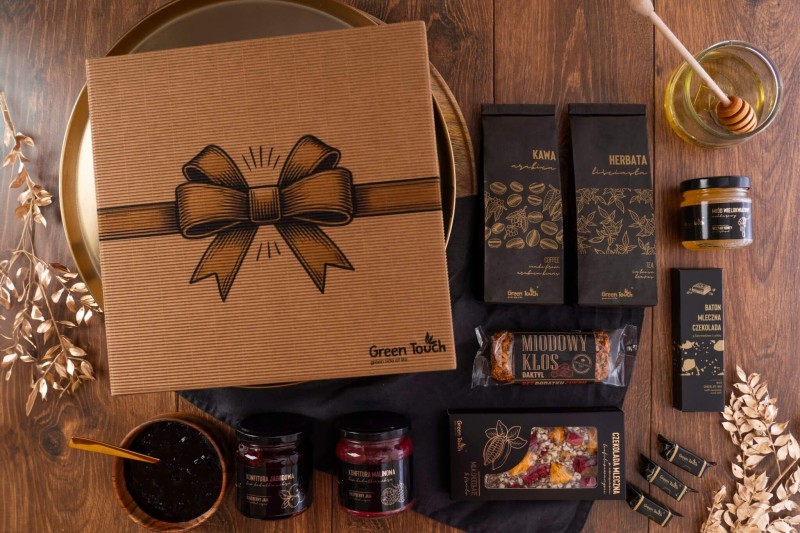 Zestaw prezentowy duzy kosz herbata kawa slodycze kraftowe konfitury miod (3).jpg