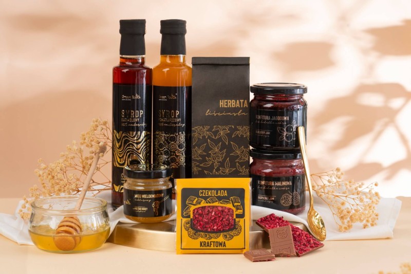 Zestaw kosz prezentowy upominek herbata syropy miod konfitura cytryny box (4).jpg