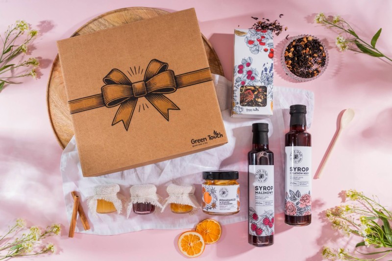 Kosz prezentowy duży zestaw na prezent herbata syropy owoce miód konfitury (4).jpg