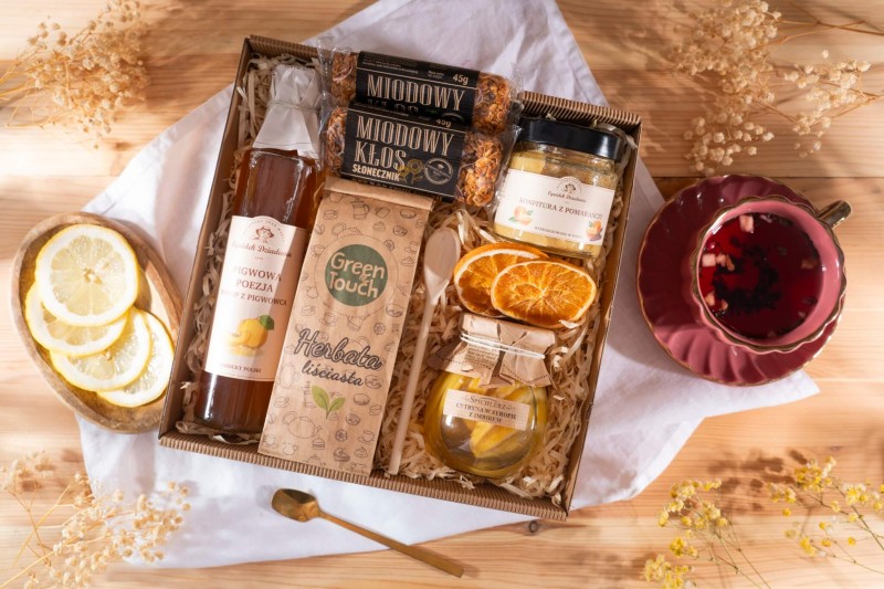 Kosz box prezentowy prezent upominek herbata batony konfitura syrop zdrowy (7).jpg