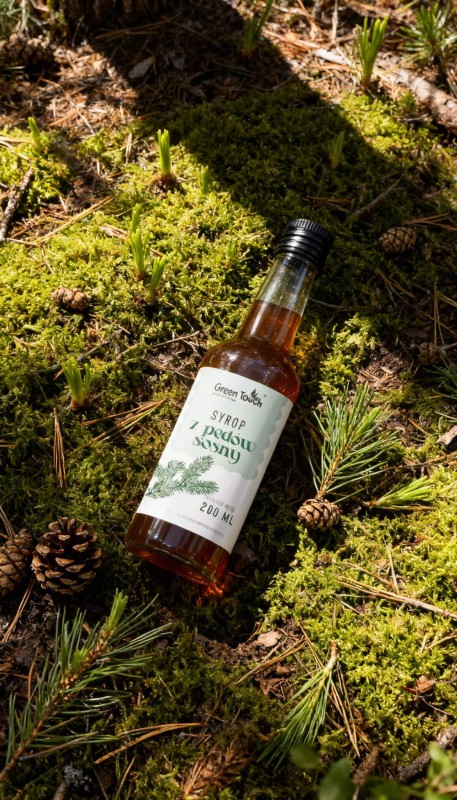 Syrop z pędów sosny 200 ml naturalny Green Touch (1).jpeg