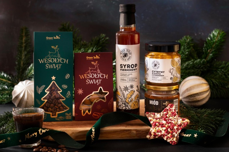 Świąteczny KOSZ PREZENTOWY zestaw na prezent kawa słodycze syrop miód box (1).jpg