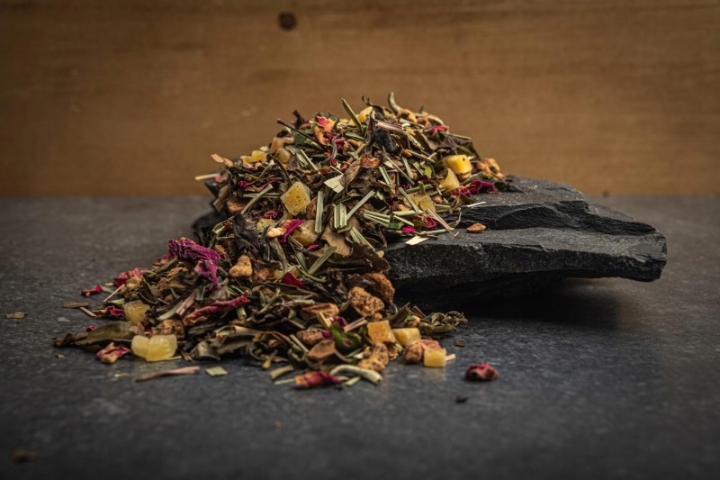 Biały Nektar 50 g herbata biała liściasta z mango, miętą i jabłkiem Pai Mu Tan (3).jpeg