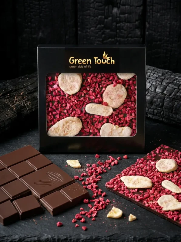 CZEKOLADA GORZKA CIEMNA Z BANANEM I MALINĄ LIOFILIZOWANĄ 85 g 70_ cacao (4).webp