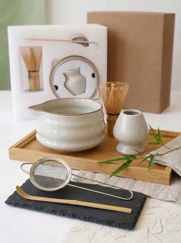 ZESTAW CERAMICZNY DO MATCHA MIOTEŁKA CZARKA ŁYŻECZKA STOJAK SITKO KOMPLET (1).webp