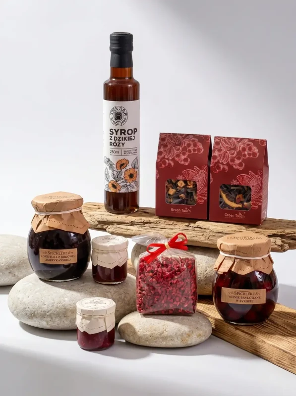 Kosz prezentowy upominek czekolada owoce konfitury herbaty syrop naturalny (2).webp