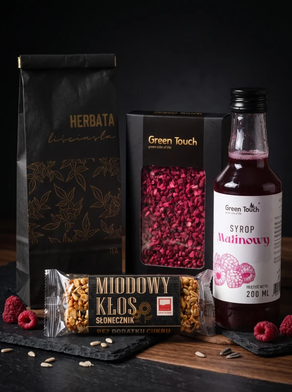 ZESTAW PREZENTOWY HERBATA CZEKOLADA SYROP MALINOWY BATON MIODOWY UPOMINEK (1).webp