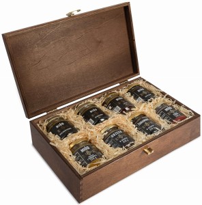 Zestaw 8 miodów premium w skrzynce z grawerem na prezent podziękowania