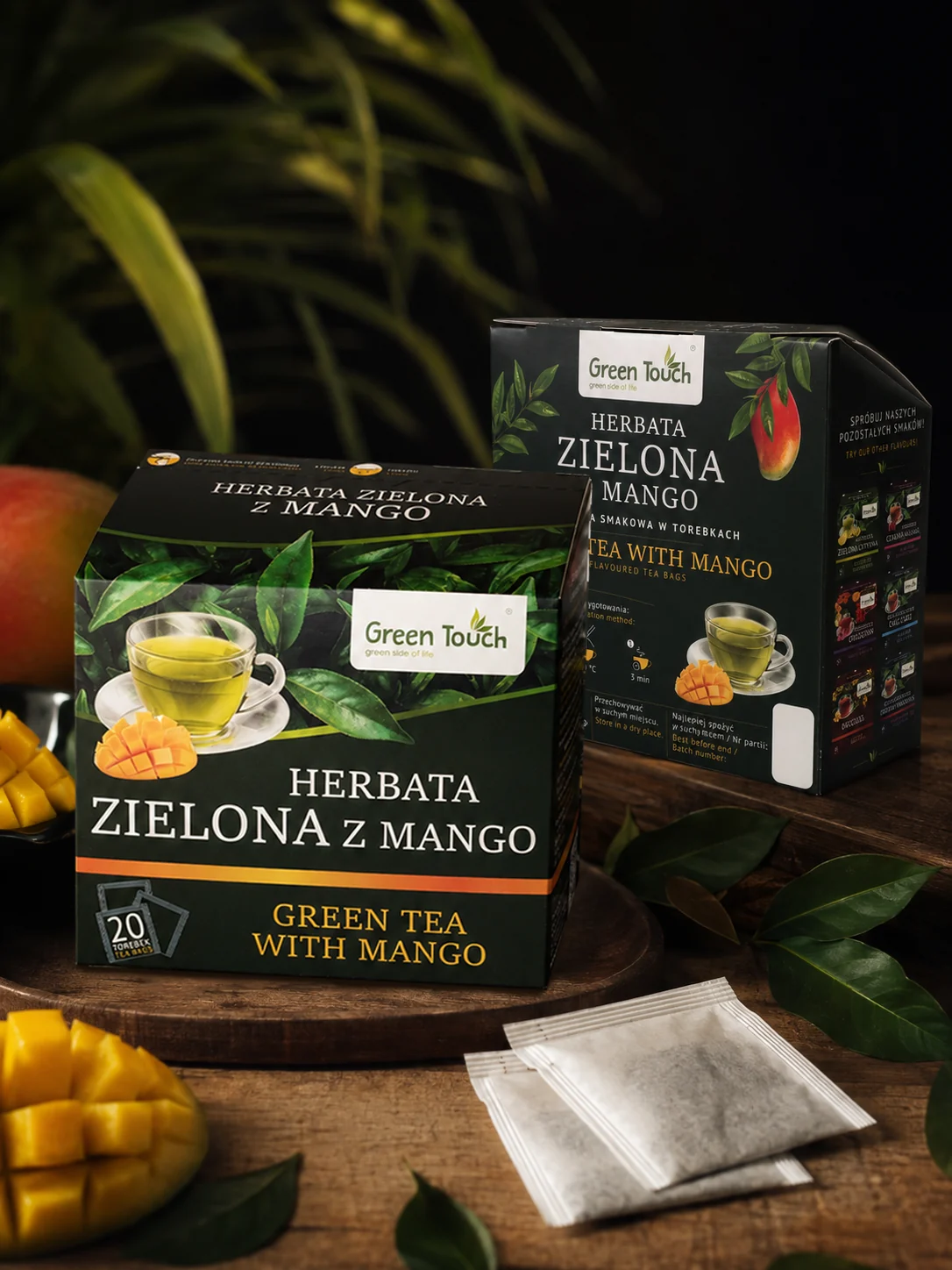 Green Touch - dwa ujęcia opakowania Zielona z mango z filtrami i kawałkami mango.