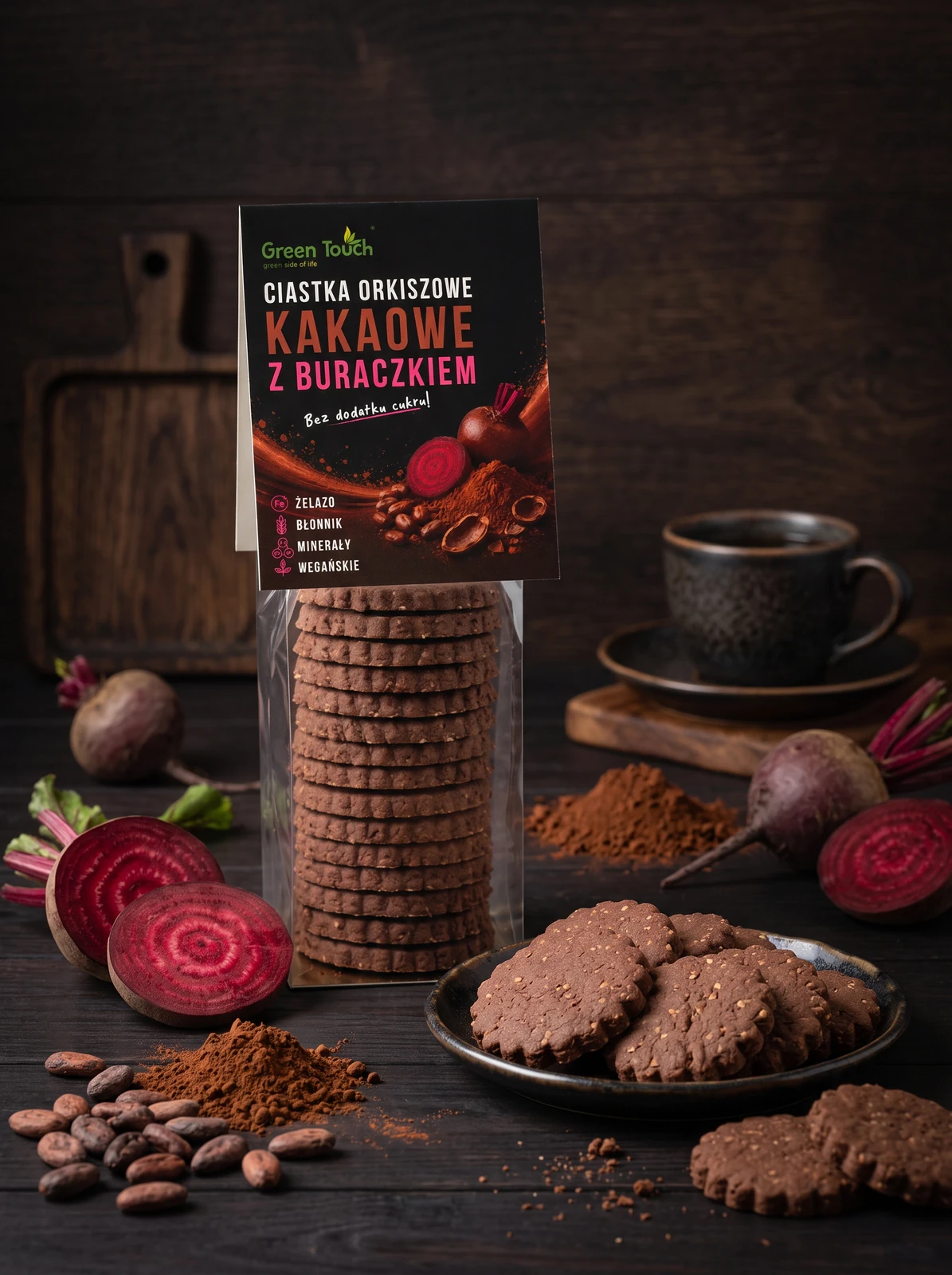 Aranżacja produktu — Ciastka orkiszowe kakaowe z buraczkiem 100 g, bez dodatku cukru - Green Touch