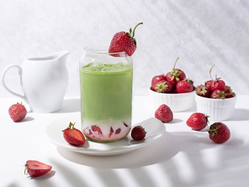 Trend alert – mrożona matcha z truskawkami!