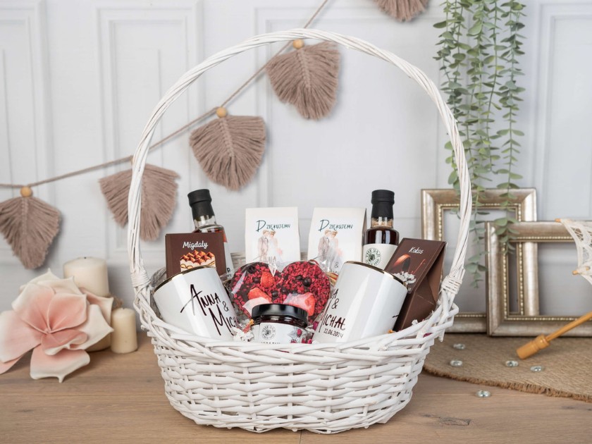 Co zamiast koperty na pieniądze? Pomysły na prezent na ślub i komunię